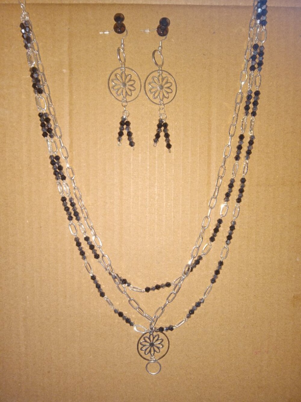 HANDMADE JEWELRY SURPRISE - Picture 9 of 13